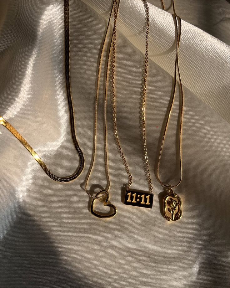 How to Care for Your Jewellery and Keep It Shiny this has to be the perfect gift for any occasion 🫶our anti tarnish collection ♥️ dm to know the prices #antitarnishjewelry #smallbusiness #bunniesstudio